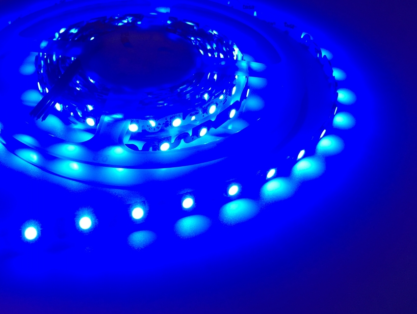 12V_5M_300LEDs_S_Shape_RGB_4