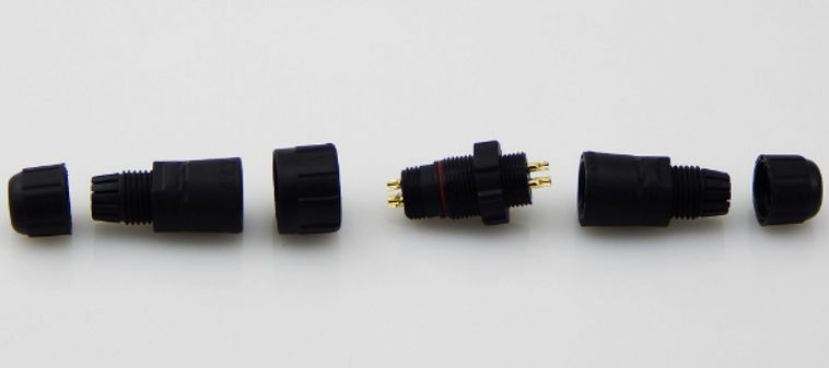 3_Pin_Waterproof_Cable_Plug_1